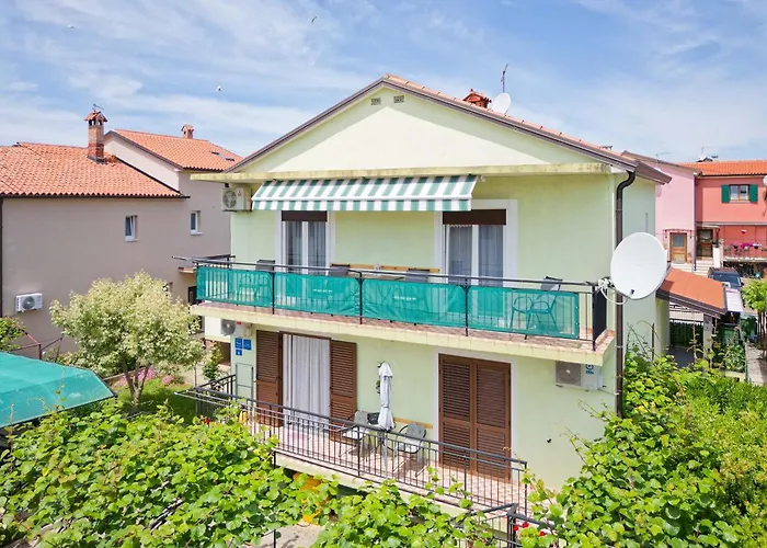 Grassi By Rent Istria 아파트 우마그