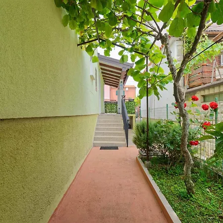 דירה Grassi By Rent Istria אומאג
